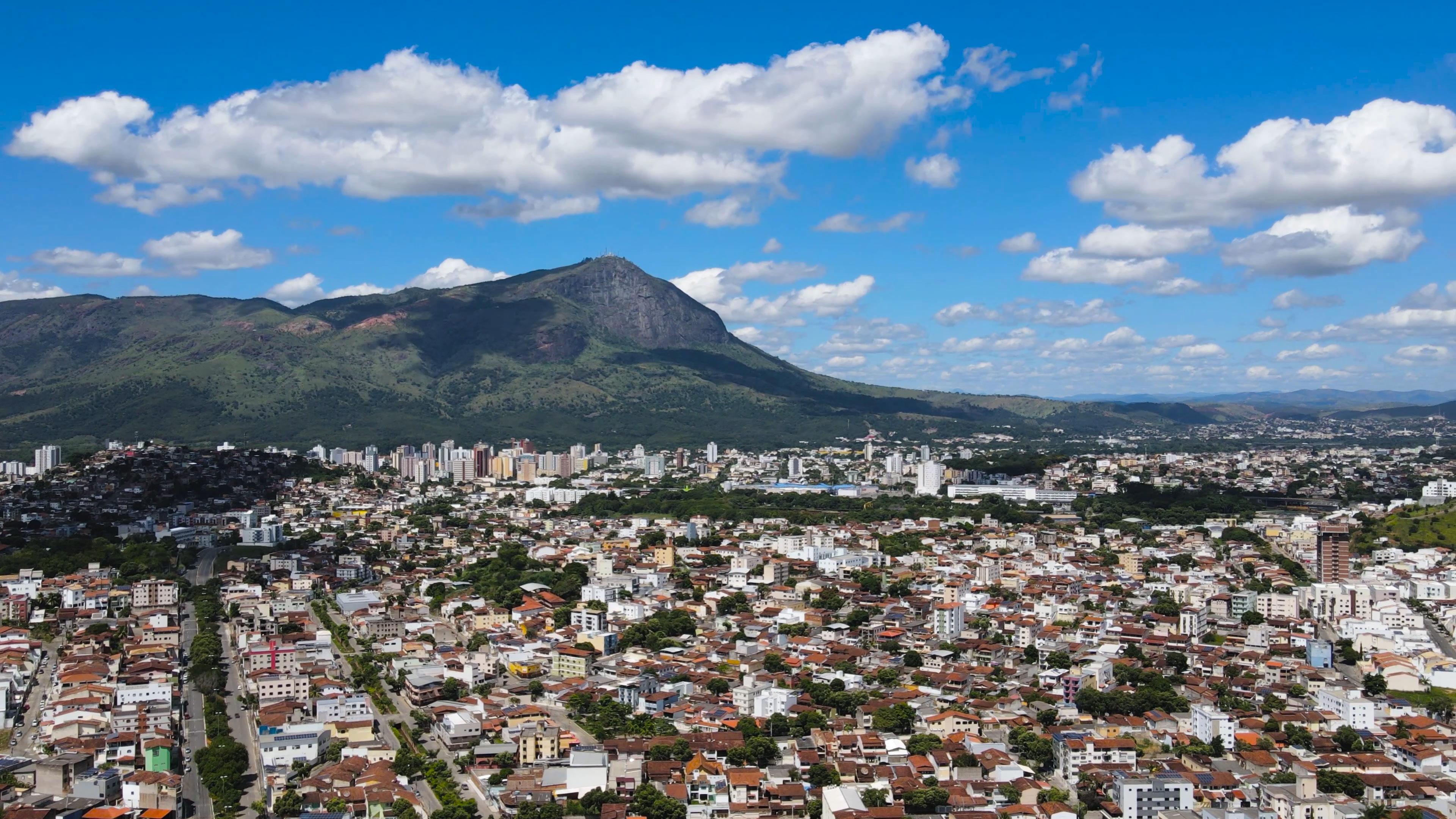 Downtown Governador Valadares with views of Pico da Ibituruna