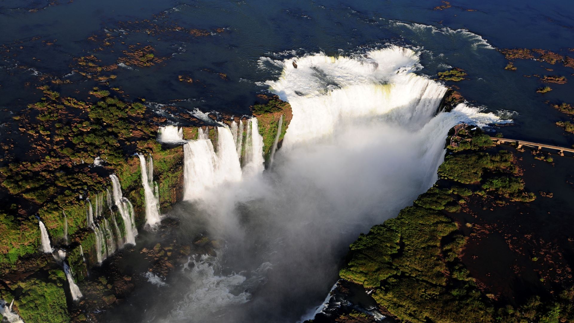 Waterfall near Governador Valadares, a popular day trip destination